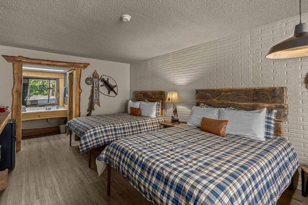 Stonegate Lodge 2 Queen Beds Fast Wifi 50" Tv Salt Water Pool Room #207 Юрека Спрингс Екстериор снимка