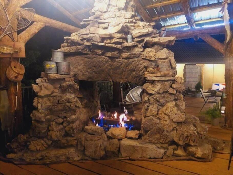 Stonegate Lodge 2 Queen Beds Fast Wifi 50" Tv Salt Water Pool Room #207 Юрека Спрингс Екстериор снимка