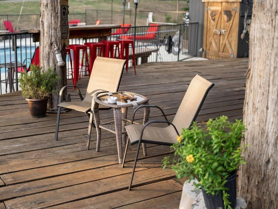 Stonegate Lodge 2 Queen Beds Fast Wifi 50" Tv Salt Water Pool Room #207 Юрека Спрингс Екстериор снимка