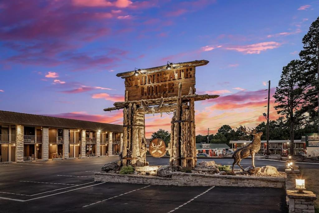 Stonegate Lodge 2 Queen Beds Fast Wifi 50" Tv Salt Water Pool Room #207 Юрека Спрингс Екстериор снимка